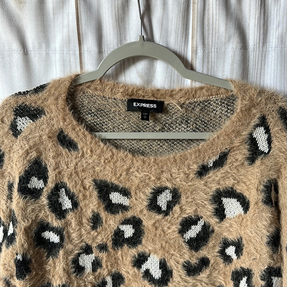 Express Pink Leopard Print Fuzzy Soft Sweater Siz… - image 6